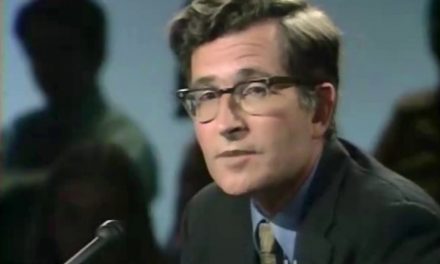A younger Noam Chomsky defends Daniel Ellsberg