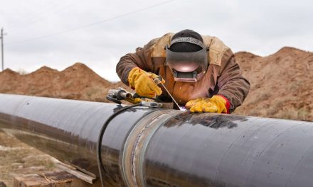 Pipelines, deficits, and the oil dictatorship